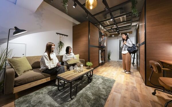 既存ホテルの収益アップに貢献！「カプセルベッドでつくるグループルーム」が神田駿河台・コトブキシーティングのショールームに誕生