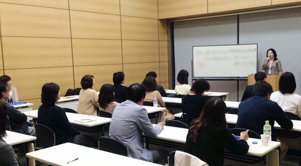 幸福度が過去最低、中高年にミッドライフクライシスの影　コロナ禍以降40～50代女性相談者が2倍に増加