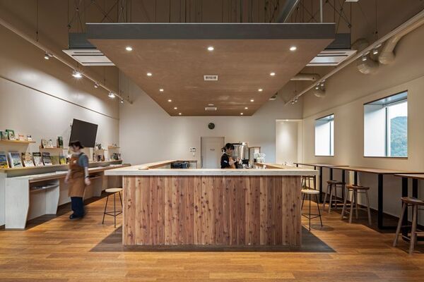 「道の駅八千穂高原」グランドオープンから約5ヶ月で来場者数30万人突破！3月下旬に開駅半年記念祭開催！