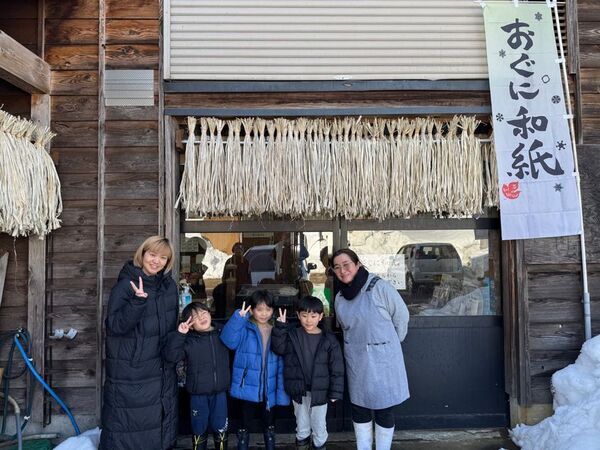 300年の伝統にふれる卒園行事　みつけの保育園(新潟県)の園児たちが小国和紙で“世界に一つだけ”の卒園証書を作成！