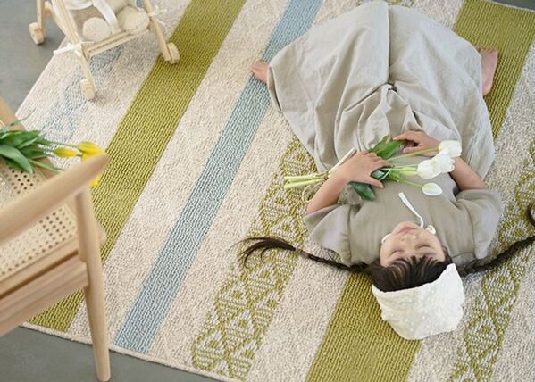 触れるとほんのり“ひんやり”。昨シーズン 完売御礼の北欧柄 冷感ラグ「カプリス」が待望の全サイズ再販売を決定！2025年3月10日(月)より予約販売開始