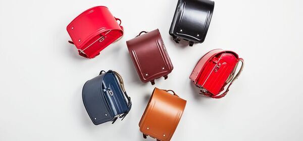 今年で創業90周年。御用達職人が作るオオバランドセルより、2026年度ご入学用ランドセルを発売　軽さ、くすみカラーなどトレンドを意識したニューモデルが登場！