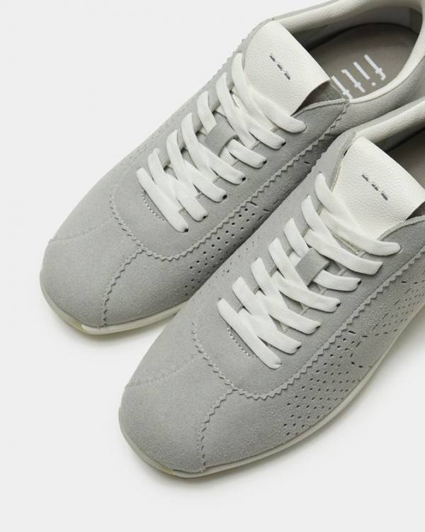 外反母趾にもやさしい靴「fitfit／フィットフィット」トレンドのフラットスニーカーのデメリットである「クッション性の低さ」と「幅の狭さ」を解消　大人世代にやさしいソフトフラットスニーカーを販売開始