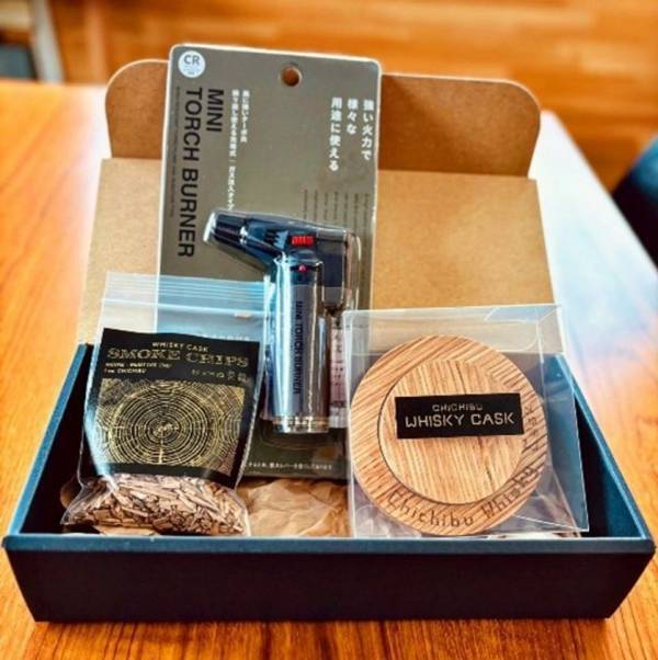 秩父のウイスキー蒸溜所で熟成に使われていた樽を再利用したスモークマスターと六角枡が埼玉県新商品アワード2024で入賞