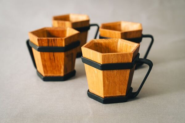 秩父のウイスキー蒸溜所で熟成に使われていた樽を再利用したスモークマスターと六角枡が埼玉県新商品アワード2024で入賞