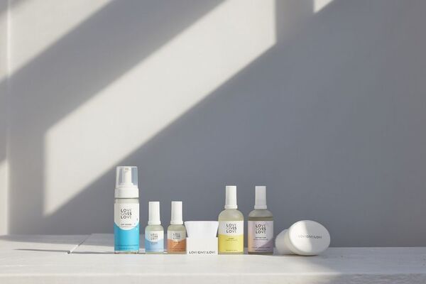 『LOVE GIVES LOVE』×『+FT SUPREME.LA.LA.』夢のコラボが実現　“地球と人に優しい”をテーマにLOVE GIVES LOVE 代表 RIKACOさん監修のコラボ商品が+FT SUPREME.LA.LA.から発売！