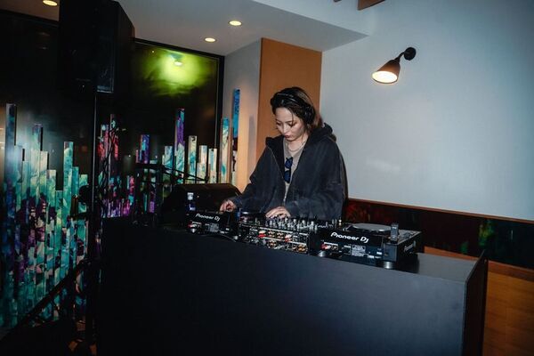 世界的クリエイター河村康輔と加熱式たばこブランド「プルーム」のコラボレーションデバイスが発売！全国発売を記念したローンチパーティーの模様をレポート！