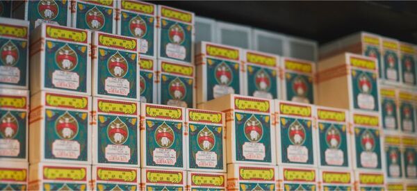 創業156年の印刷会社株式会社写真化学と創業274年の日本最古の絵具メーカー上羽絵惣株式会社がタッグを組み画家・丹羽優太の限定アートプリントを5月16日より販売