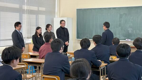 日本情報通信、福岡県立八女高等学校の探究型学習　「ちきゅうみらいプロジェクト」に参画、高校生による生成AI活用研究を支援