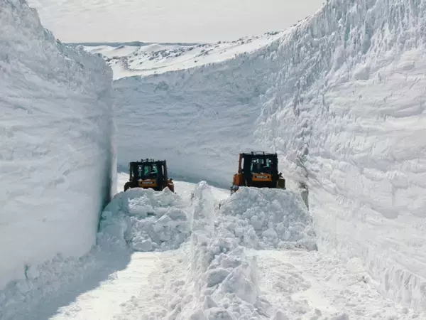 立山黒部アルペンルート、2025年4月15日(火)の全線開通まで約1ヶ月！室堂・雪の大谷までの除雪情報を毎週火曜日配信
