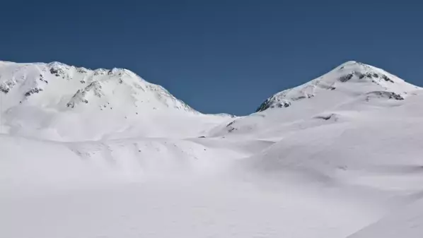 立山黒部アルペンルート、2025年4月15日(火)の全線開通まで約1ヶ月！室堂・雪の大谷までの除雪情報を毎週火曜日配信