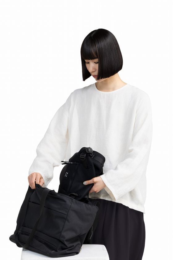 はじめて使うママ・パパでも簡単に装着できる日本製抱っこひも「Pittoresk BABY CARRIER FIRST」　全国のアカチャンホンポで4月25日(金)より販売開始