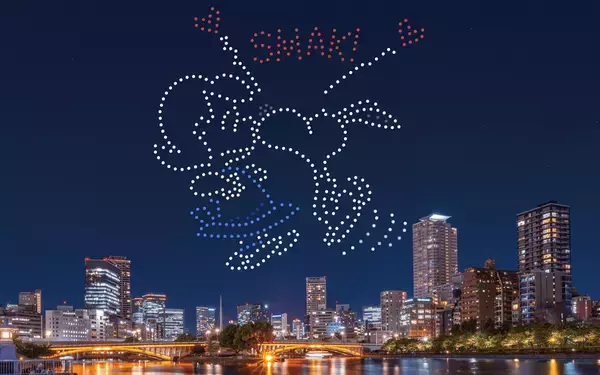 日本初のPEANUTSのドローンショーが8日連続開催！コミック誕生75周年記念にスヌーピーが大阪の夜を彩る