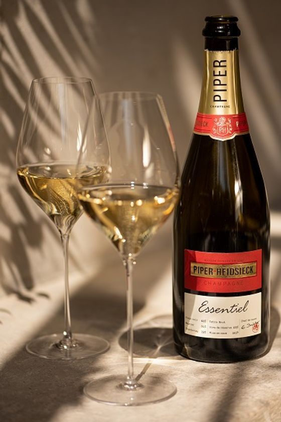 ベンジャミンステーキハウス、日本国内にて提供するグラスシャンパーニュを「パイパー・エドシック エッセンシエル エクストラ・ブリュット」に統一