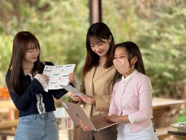 大学生が企画する地産地消フェスタで三田の魅力を発信　三田産の食材を使用したピザ作りやオリジナルパフェ作り体験を実施