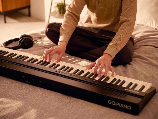 本格的なピアノ・サウンド、スリムなデザインで気軽に楽しめる88鍵キーボードを発売