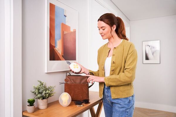 コンパクトでいつでも自由にさく乳できる、ハンズフリー片胸用電動さく乳器が登場！3月24日よりメデラ公式ECサイト他で先行販売を開始