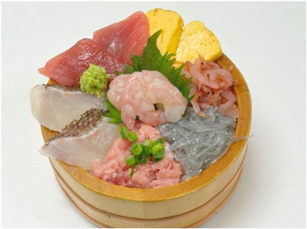 ＼海老がそそり立つ寿司ケーキが登場！／NEOPASA駿河湾沼津サービスエリア開業13周年＆春の真鯛と深海えびフェアを4月1日(火)より同時開催