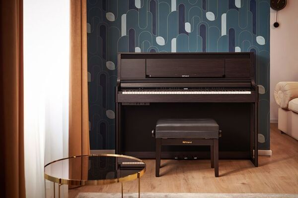 ローランドのデジタルピアノ『LXシリーズ』が「iFデザイン賞2025」を受賞