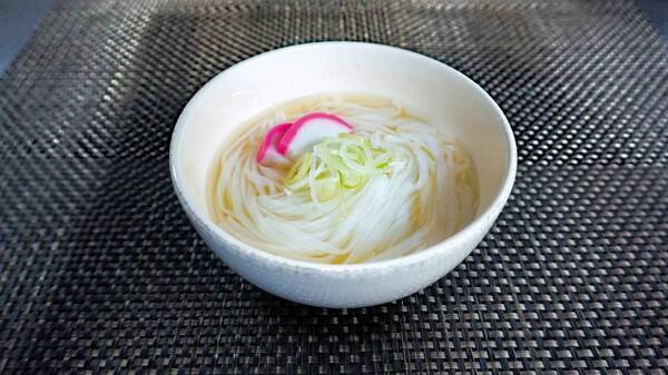 新潟県産米100%の米粉使用。米菓製造のノウハウから生まれた米粉麺！「新潟白色（にいがたホワイト）　もちっとつるり　おコメのめん」5月7日より一般消費者向けに新発売