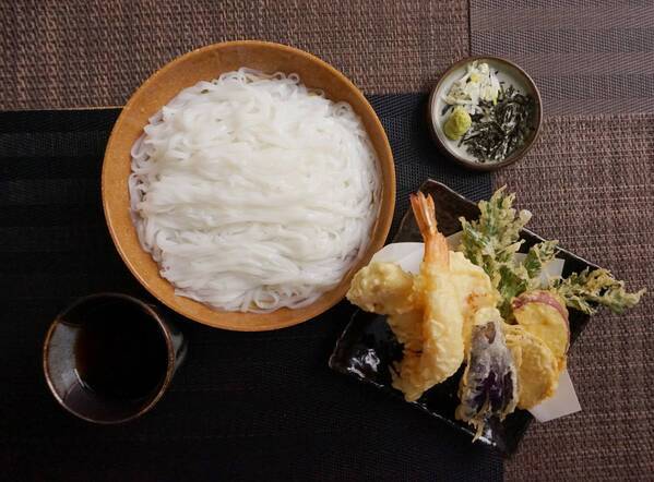 新潟県産米100%の米粉使用。米菓製造のノウハウから生まれた米粉麺！「新潟白色（にいがたホワイト）　もちっとつるり　おコメのめん」5月7日より一般消費者向けに新発売