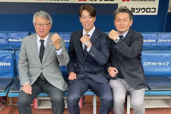 「ロデオドライブ横浜関内店」は5月6日(火・祝)まで期間限定で横浜DeNAベイスターズ応援特設ウィンドウラッピング公開！