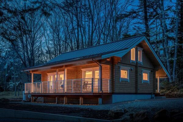 八ヶ岳の麓にワンコと泊まれるログハウス型貸別荘「Fils Cottage Yatsugatake」が5月23日グランドオープン
