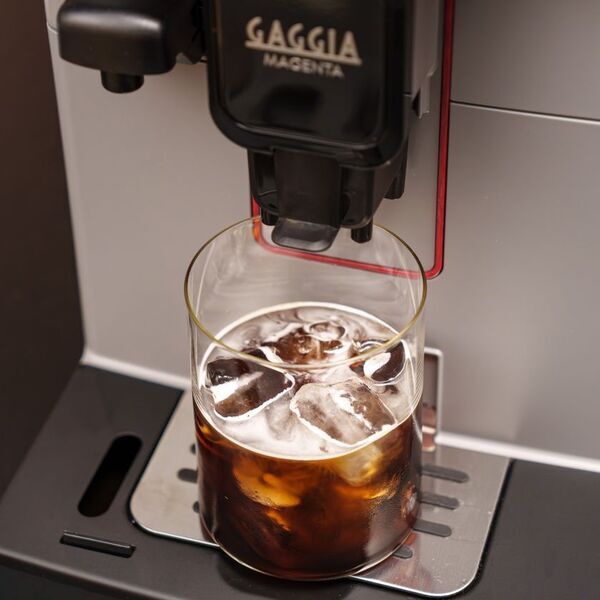 オーバーアイス機能を搭載したGAGGIAコーヒーマシン　記念カラーが4月中旬に発売決定！