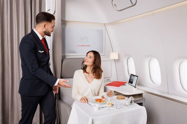 2025年春夏エールフランス「シグネチャーシェフメニュー」を発表！監修は、銀座の三つ星レストラン「ロオジエ」 オリヴィエ・シェニョン シェフ