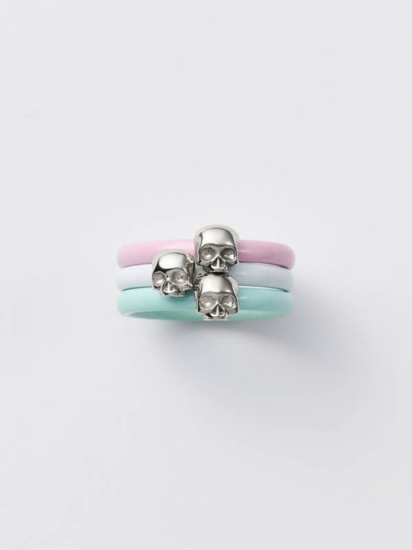 ジュエリーブランドLAMBDA(ラムダ)よりペールトーンカラーの新作リングとピアス、“GENTLE GLOW”が登場