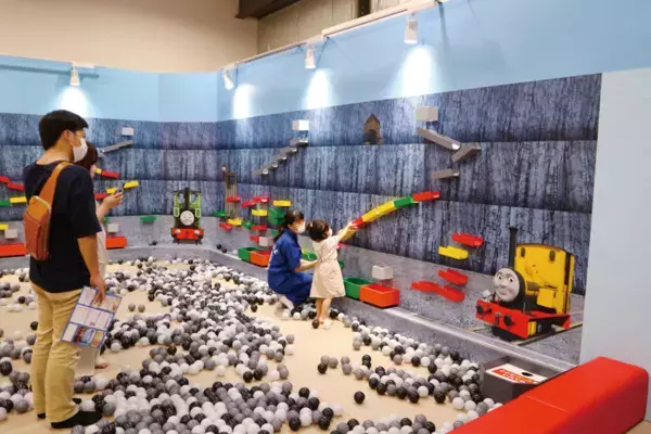 トーマスたちと一緒に遊びながら学べるSTEAM教育エンターテインメントイベント「きかんしゃトーマスとなかまたち　STEAMアドベンチャー　～今日からキミもエンジニア～」in港北店　3/22(土)～開催中！