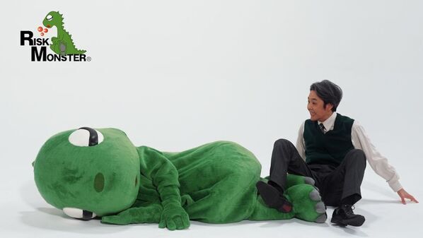 リスクモンスターが4月4日「リスモン与信の日」を制定！俳優・岡部たかし氏出演の新CM公開