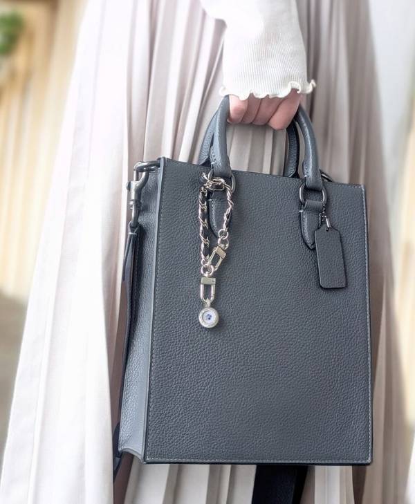 宝石を自由に着せ替え。あなただけの想いを込めて。　「肉球Medeoペンダント」2025年3月24日(月)より限定販売中