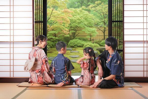 伝統工芸『九谷焼』の鮮やかな文様をファッションに！伝統とモダンをかけ合わせた新ブランド『KUTANI×KIMONO』誕生