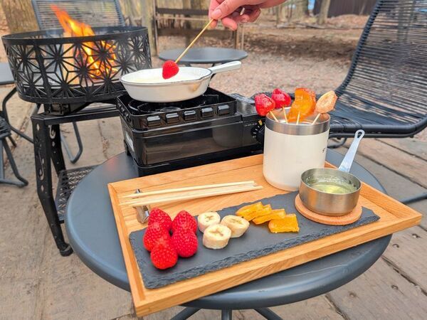 那須高原にも遅めの春がやってきた！那須高原の「グランピングカフェ＆BBQ“たき火”」が春の訪れを祝う「春のいちご祭り」を開催