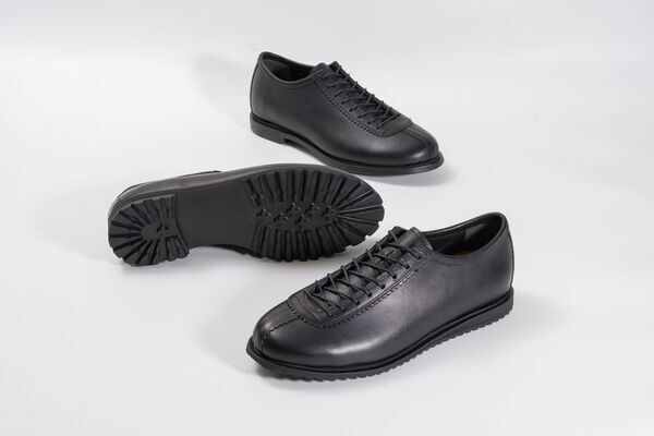 【blueover】よりネオヴィンテージ ブラックスニーカーBARRACUDA(バラクーダ)がリリース