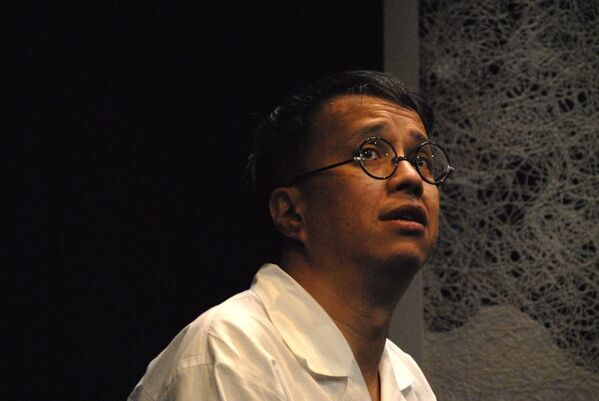 作・演出：鄭義信　出演：小宮孝泰「令和版　線路は続くよどこまでも」5月9日より上演決定！