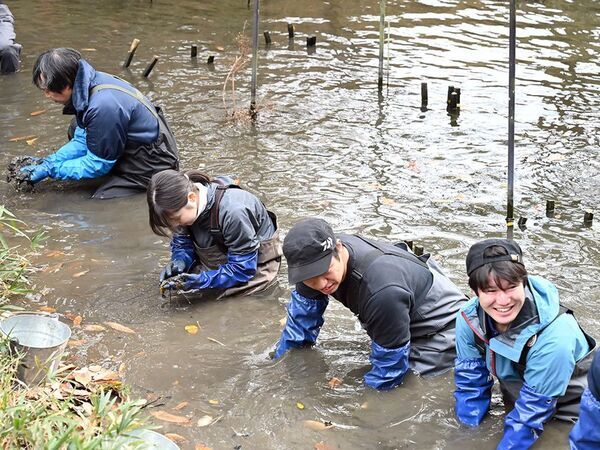 グローブライドが環境保全を支援する近畿大学(奈良キャンパス)の里山におけるビオトープが環境省「自然共生サイト」の認定評価を取得