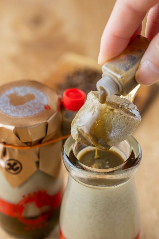 【熱海プリン×丸七製茶】待望のコラボ第4弾　“濃い”抹茶＆ほうじ茶を楽しむ「抹茶ほうじ茶フェア」を4月12日(土)スタート！