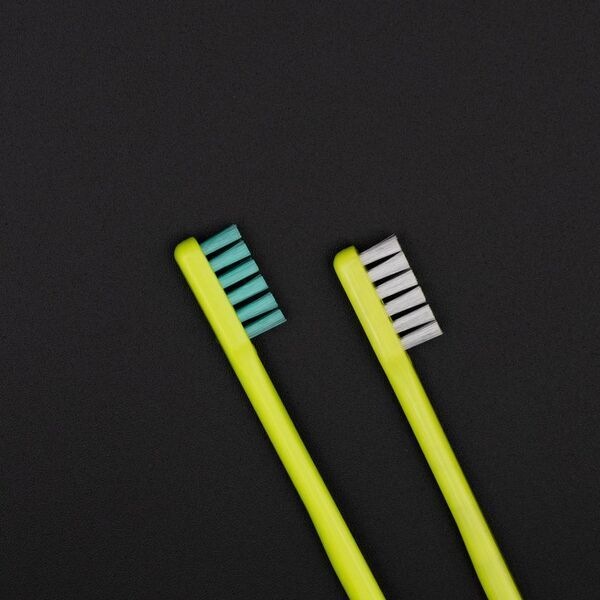 究極の“3.4グラム”、登山家のための歯ブラシ誕生　超軽量「フェザーブラシ」4月12日(土)発売