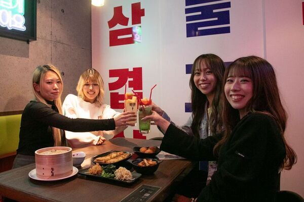 【韓国屋台“ポチャ”を富士で体験】鉄板鍋 とら五の『ポチャエリア』、オープンから半年で来店者数1,000人突破し人気沸騰