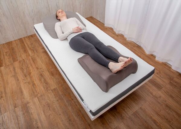 立ち姿勢を改善するBEELAZYシリーズが4月25日発売予定！運動科学学士監修「ながらストレッチ」によるサポート