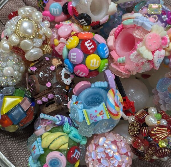 【世界初の親子体験！】無人スナックで「傘デコ」！？世界初！？親子で“スナック貸切”ワークショップ体験！