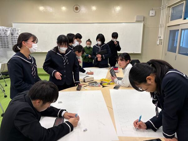 高鍋の高校生と駅からはじめる未来のまちづくり　4月20日より、高鍋駅で毎月一回「月市」開催