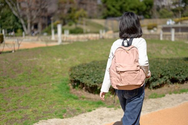 【期間限定】10年ぶりに復刻！幻の「ピンクベージュ」が恵文社に帰ってくる。WONDER BAGGAGEポップアップ開催