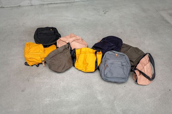 【期間限定】10年ぶりに復刻！幻の「ピンクベージュ」が恵文社に帰ってくる。WONDER BAGGAGEポップアップ開催