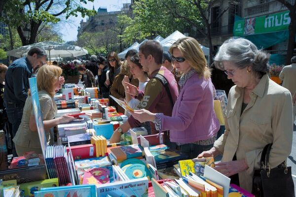 〈成安造形大学×カタルーニャ州政府 日本事務所×team ViVida〉成安造形大学にてカタルーニャの文化を伝える本のワークショップと展示イベントを2025年4月22日-26日に開催