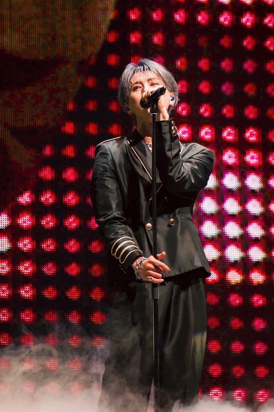 「DAIWA」が吉本興業所属のダンス＆ボーカルボーイズグループ『OWV(オウブ)』5周年記念ライブのステージ衣装を環境に配慮した原材料を活かし制作