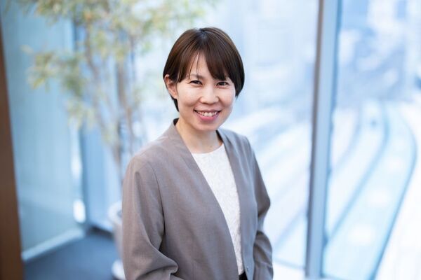 マルハン東日本「ヲトナ基地プロジェクト」　第3弾イベント　巨大な脳みそから供給される脳汁ドリンクで「脳汁、満タン」に！“イキすぎた光と狂気の脳汁チャージスポット”『脳汁スタンド』開催