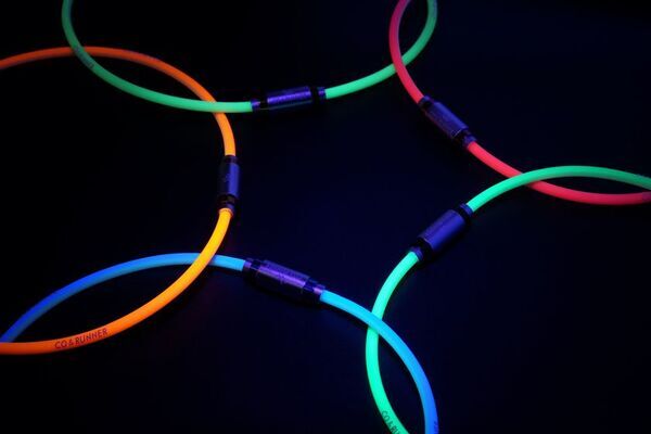 磁気と鉱石でリカバリー効果を演出する磁気ネックレス「CO & RUNNER」より新色ネオンカラーが登場！